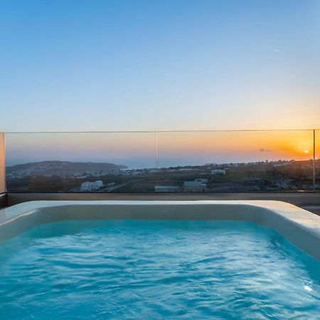 Cinnamon Villa With Private Hot Tub Pýrgos Exteriör bild